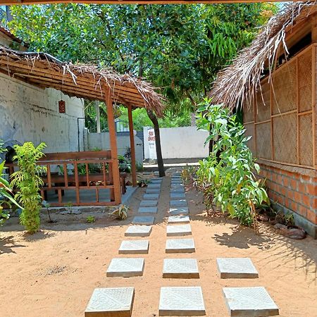 Hotel Kingly Aroma Arugam Bay Esterno foto