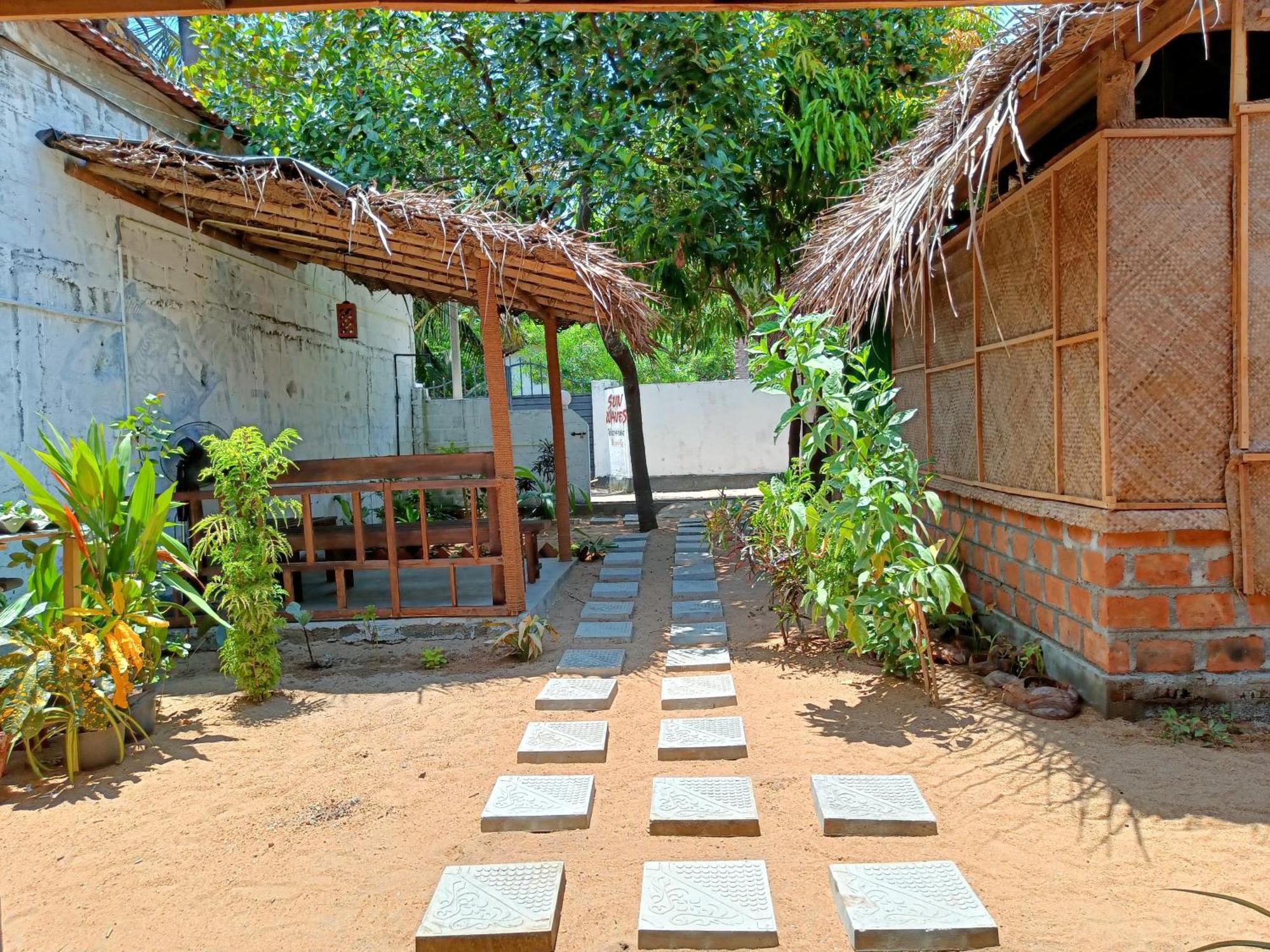 Hotel Kingly Aroma Arugam Bay Esterno foto