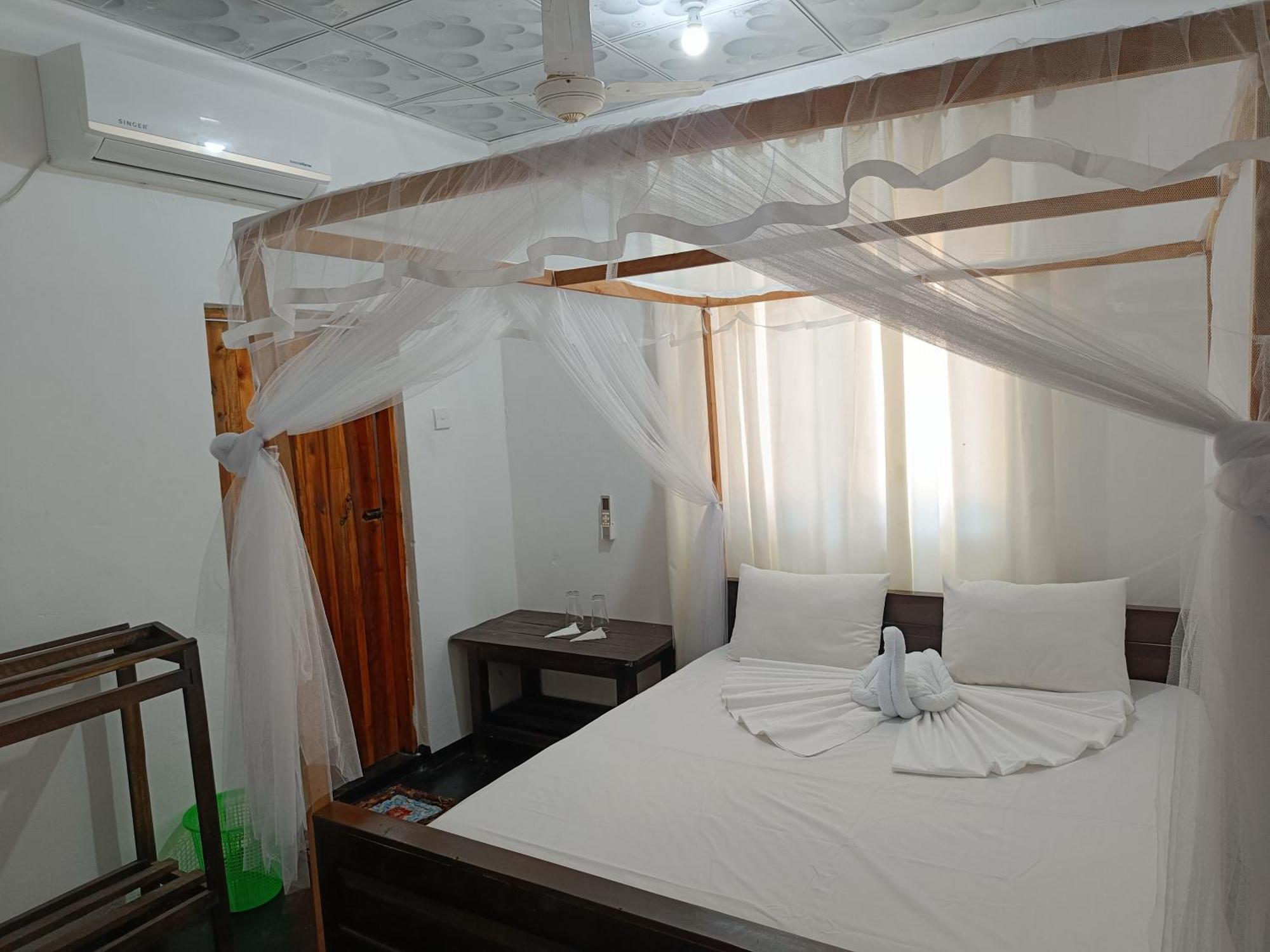 Hotel Kingly Aroma Arugam Bay Camera foto