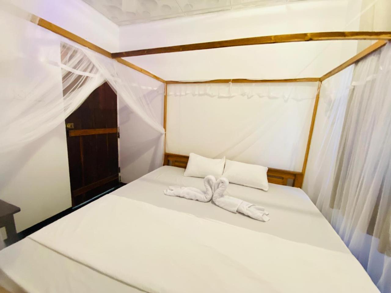 Hotel Kingly Aroma Arugam Bay Esterno foto